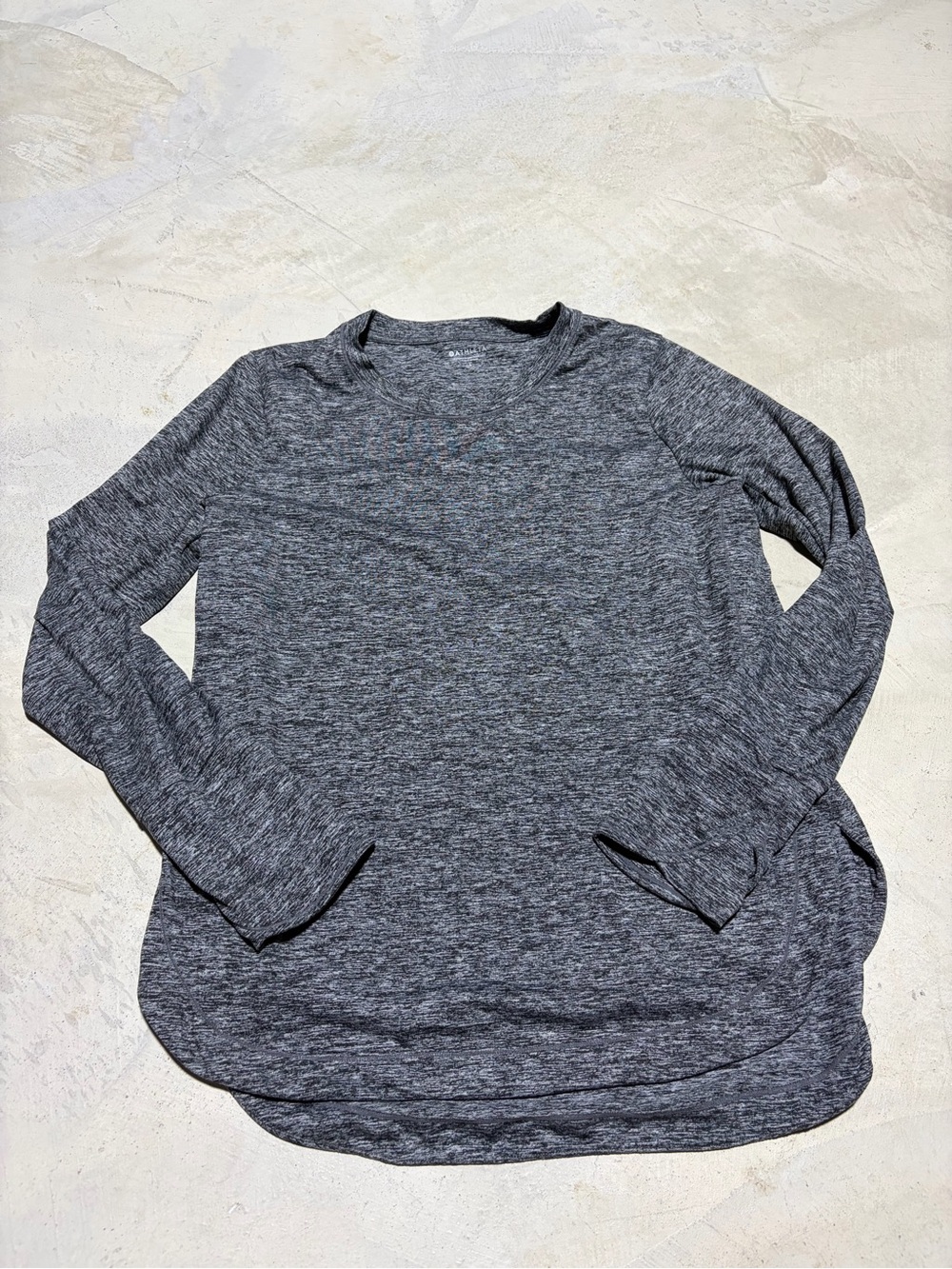 Athleta Long-Sleeve Crewneck athletic shirt Gray large